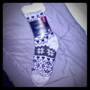 💜 NWT Sherpa Socks Size 4-10 in shoes💜